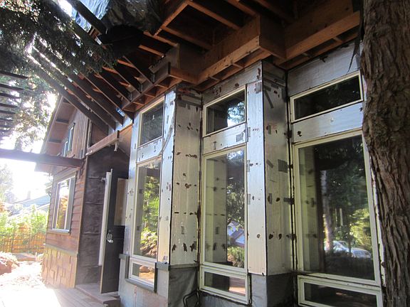 3rd image of 1520 NE 107th St