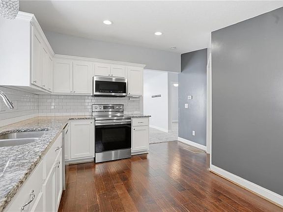 5th image of 601 N Lexington St