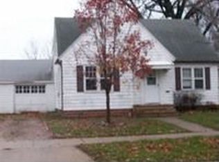 310 5th St NE, Waseca, MN 56093