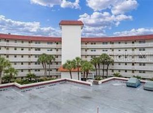 601 N McDonald St APT 605, Mount Dora, FL 32757