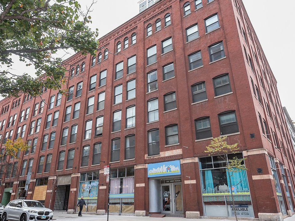1st image of 225 W Huron St APT 601