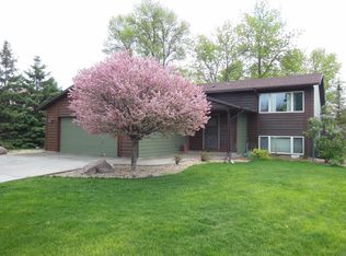 914 16th Ave SE, Forest Lake, MN 55025
