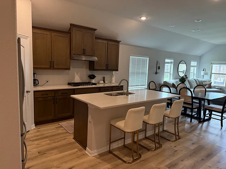 1072 Tara Ct — Photo 12