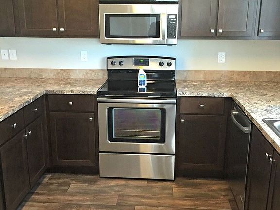 5th image of 12600 NE 49th St Unit B6