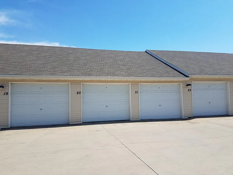 1835 SW White Birch Cir #3 — Photo 2
