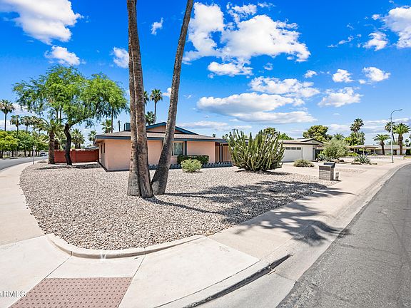 2nd image of 1237 E MALIBU Drive