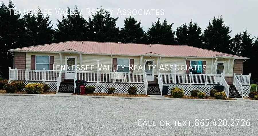 2 bed, 1.0 bath, $1,050 — Photo 1