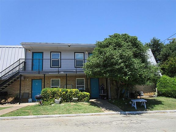 3rd image of 614 Londonderry Ln #201