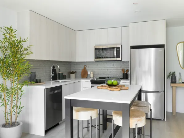 1515 Surf Avenue image 4 of 30