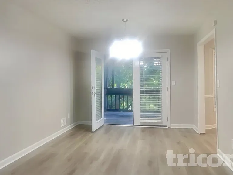 2407 Windridge Dr NE — Photo 4