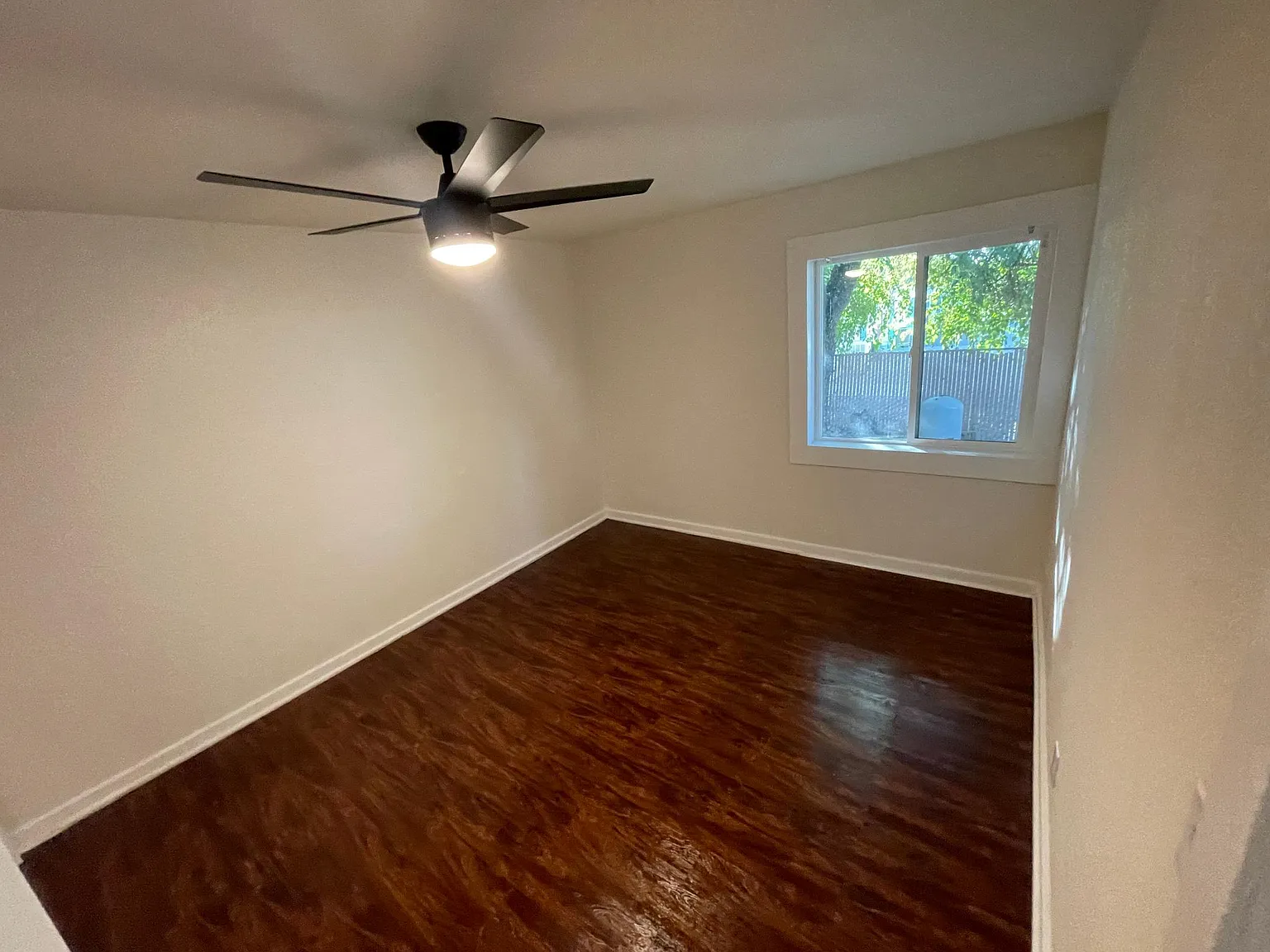 1 bed, 800 sqft, $1,350 — Photo 4