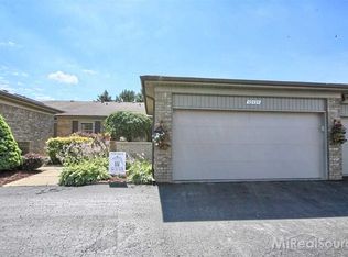49434 Tarrytown Ct, Shelby Township, MI 48315