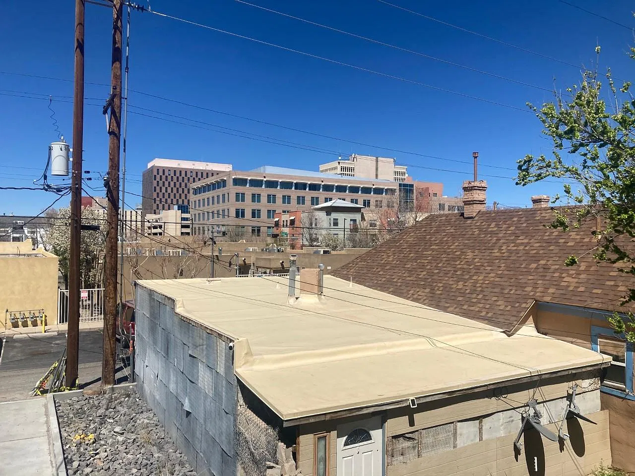 2 bed, 1100 sqft, $2,200 — Photo 3