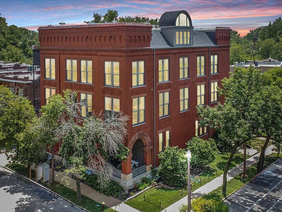 1st image of 3556 Magnolia Ave #103