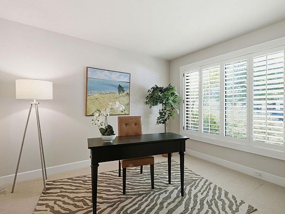 4th image of 1276 Vanderbilt Way