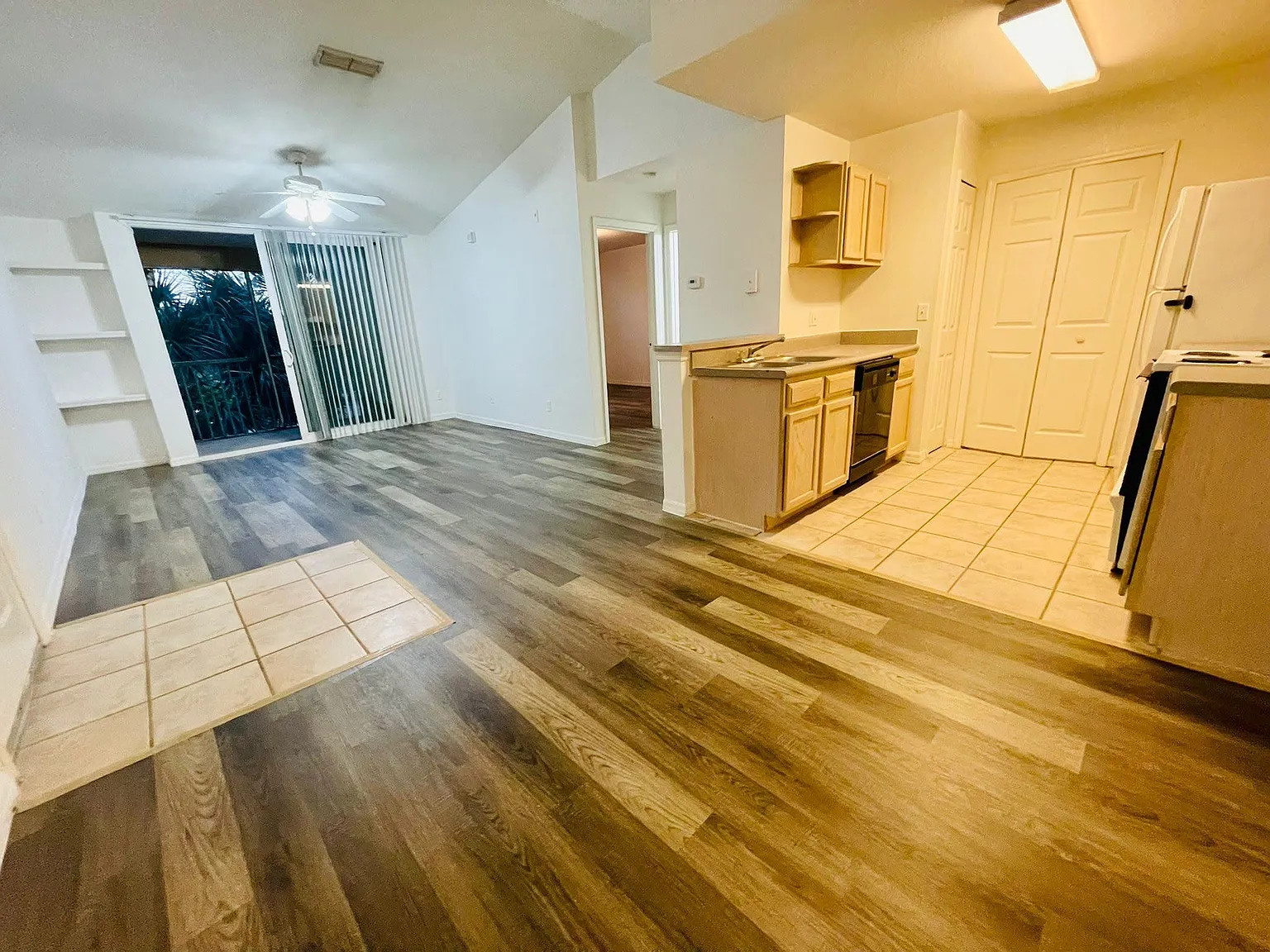 Spacious One Bedroom Available Now! — Photo 4