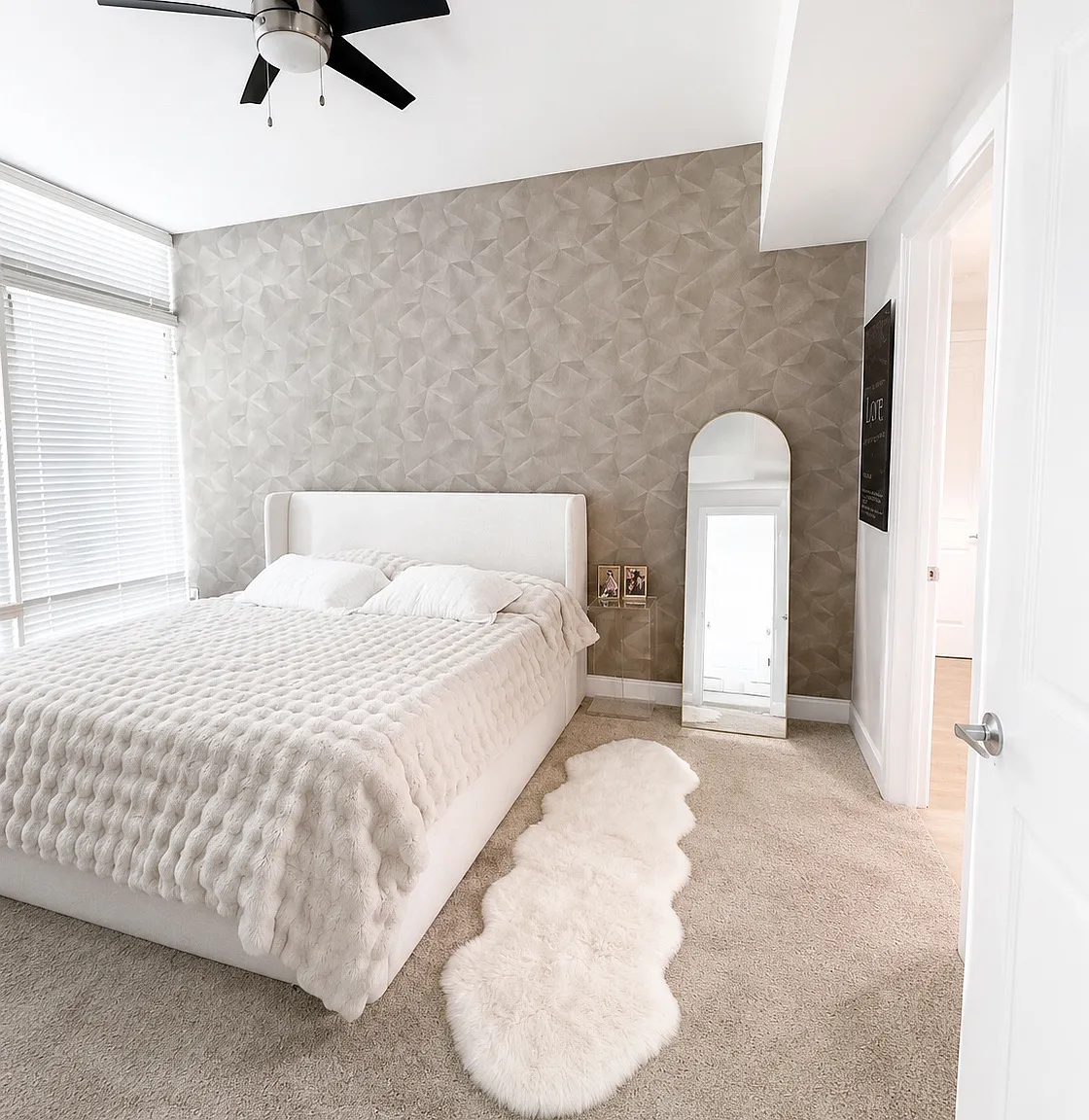 2 bed, 1.5 bath, 997 sqft, $3,300 — Photo 3