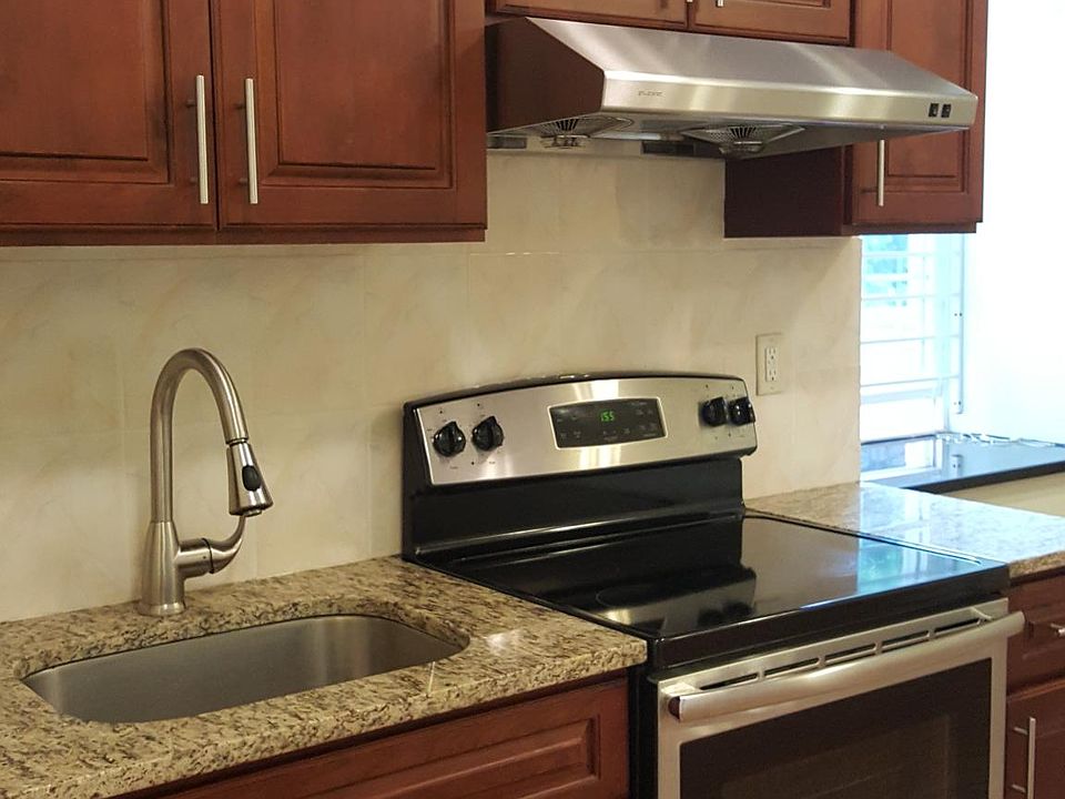 1st image of 318 N 40th St APT 1R
