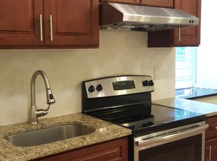 318 N 40th St APT 1R, Philadelphia, PA 19104