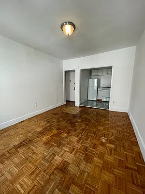 Rented by Peter R. Hungerford, LREB | media 22