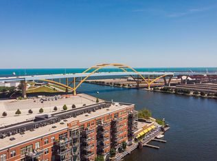 643 E Erie St, Milwaukee, WI 53202