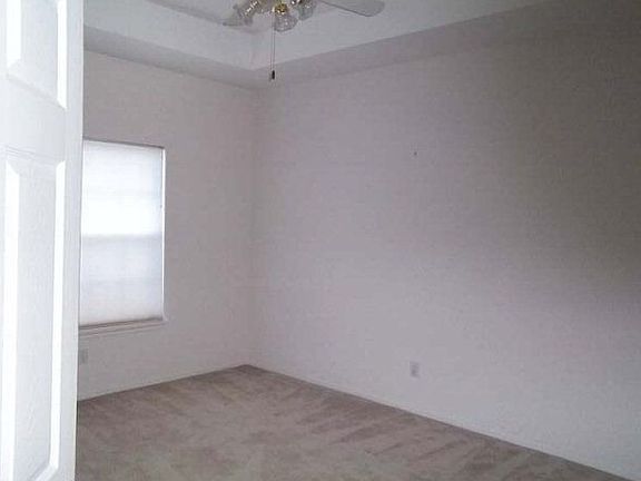 4th image of 75 Rosewood St