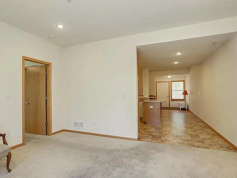 1345 Echo Lake Ct — Photo 9