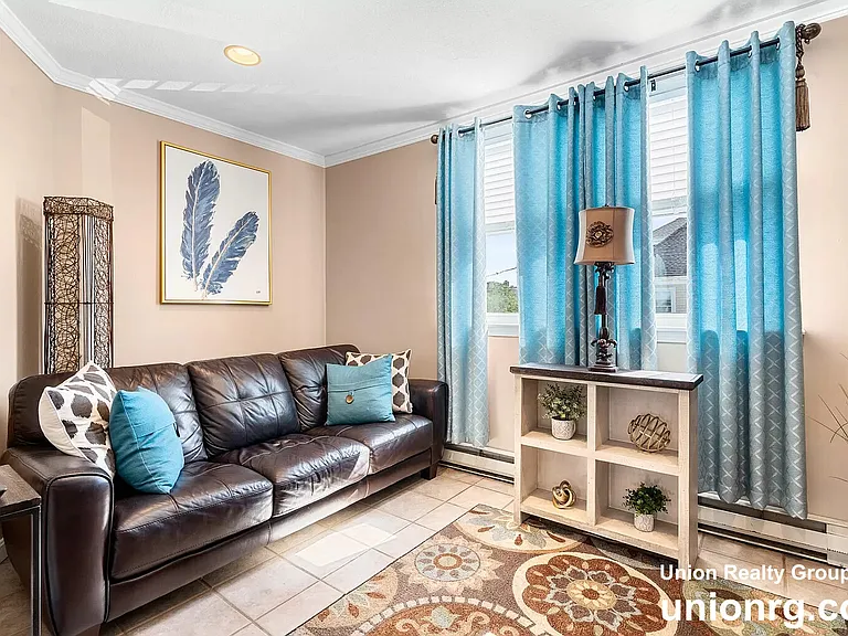 94 Saint Andrew Rd #2 — Photo 9