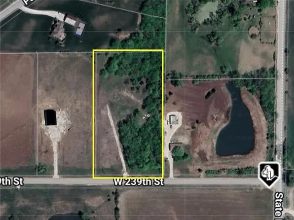 239 West St, Bucyrus, KS 66013