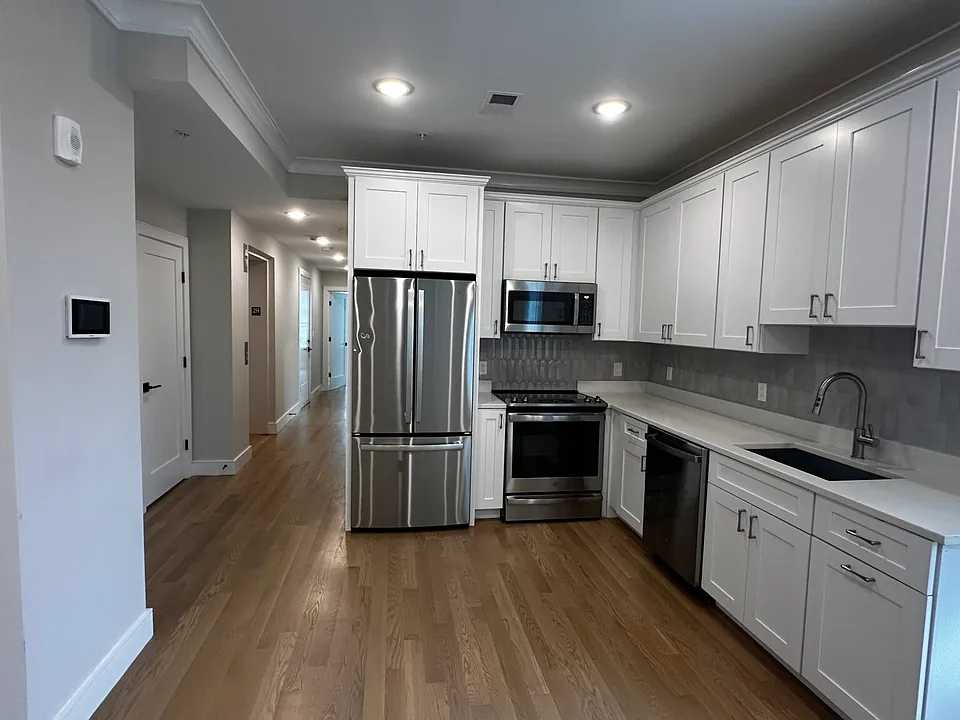 104-106 Warren St #2D