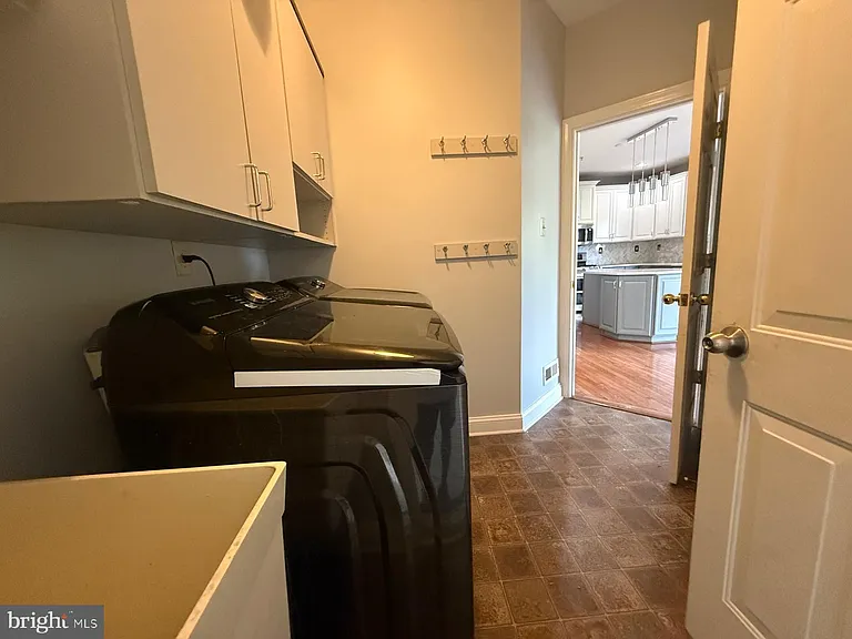 714 Marcus Cir — Photo 13