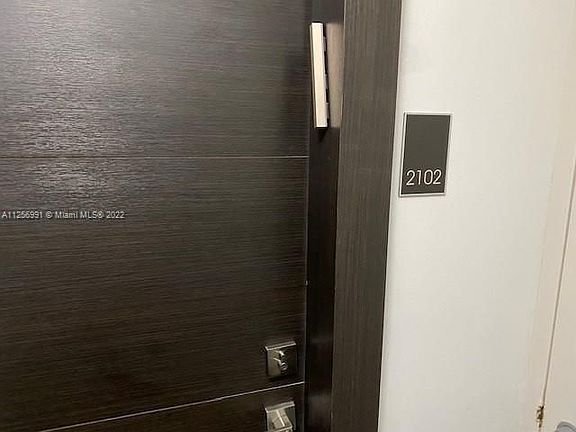 2nd image of 2851 NE 183rd St APT 2102E