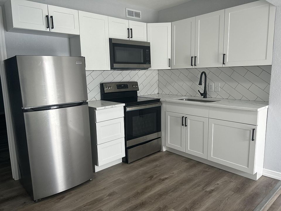 1st image of 316 30th Ave N #D