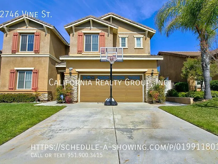 32746 Vine St — Photo 1