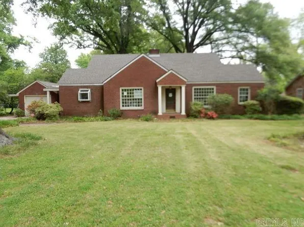 1304 N 6th St, Blytheville, AR 72315