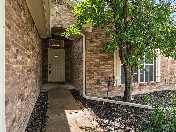 5th image of 112 Bridlewood St