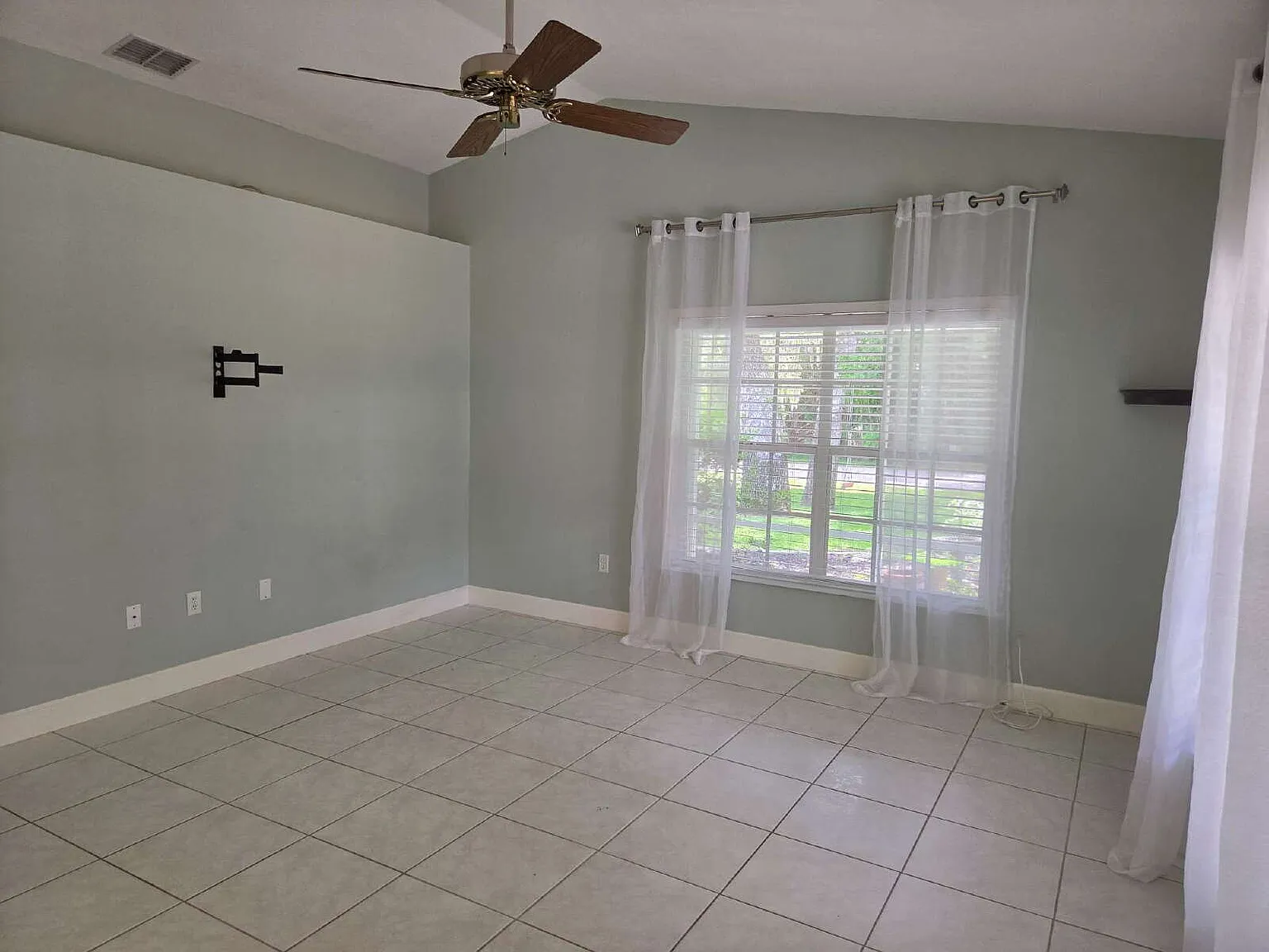 2 bed, 2.0 bath, 1162 sqft, $1,700 — Photo 4