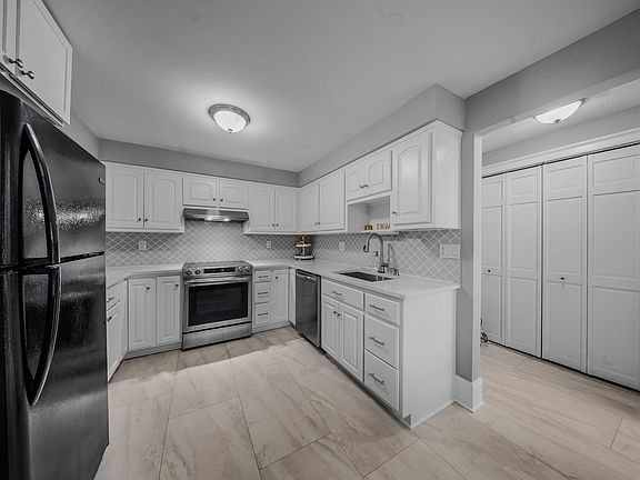 3rd image of 76 River Bend Road #C