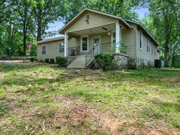 56 Miles Ln, Evington, VA 24550