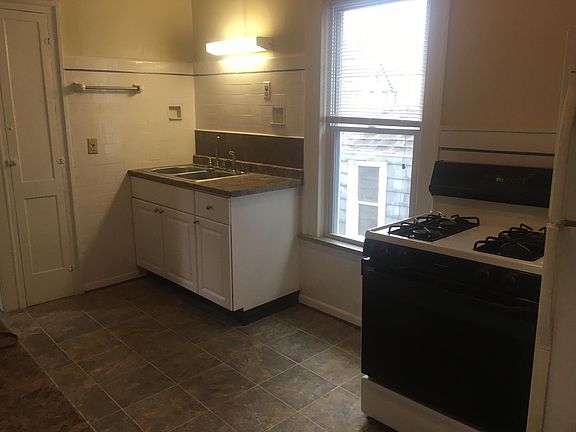 2nd image of 322 Auburn Ave