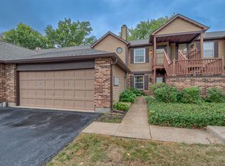 386 Sandhurst Cir APT 2, Glen Ellyn, IL