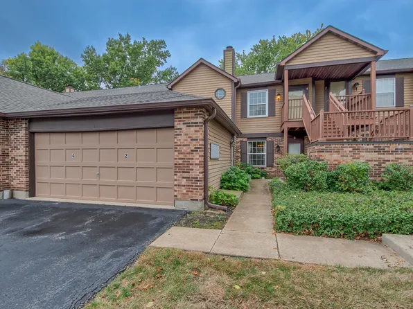 386 Sandhurst Cir APT 2, Glen Ellyn, IL 60137