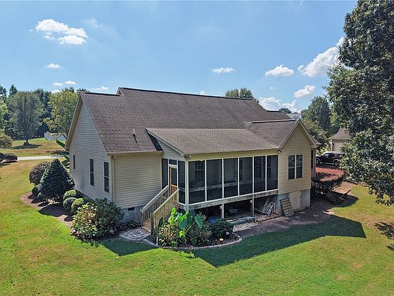 5th image of 708 Sagewood Ln