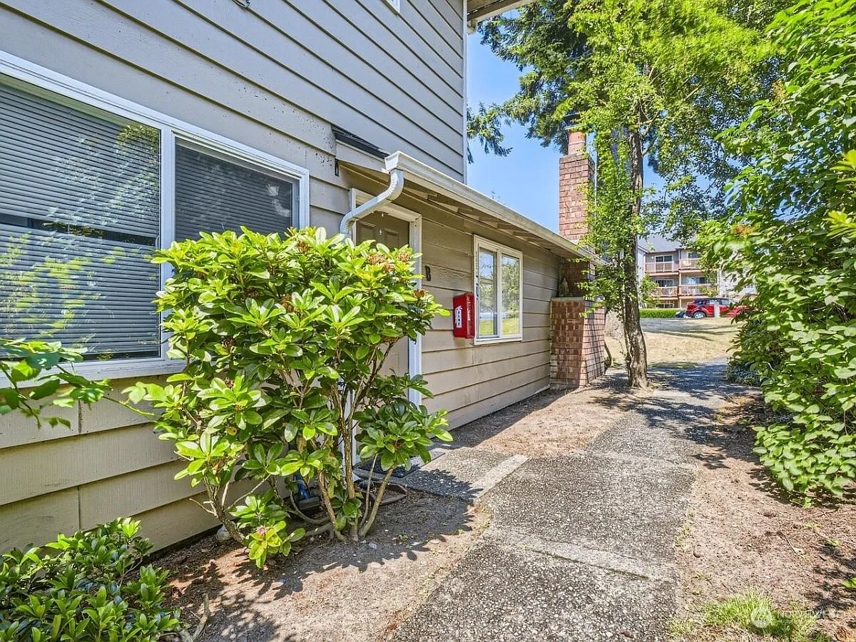 Building Photo - 7801 Timber Hill Dr #B
