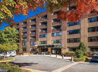 1951 Sagewood Ln APT 319, Reston, VA 20191