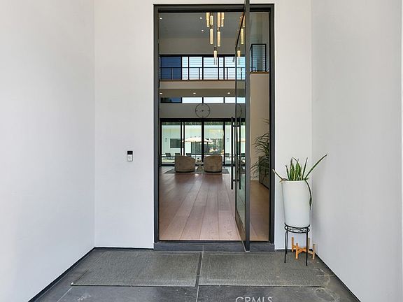 4th image of 18852 Canyon Crest Dr