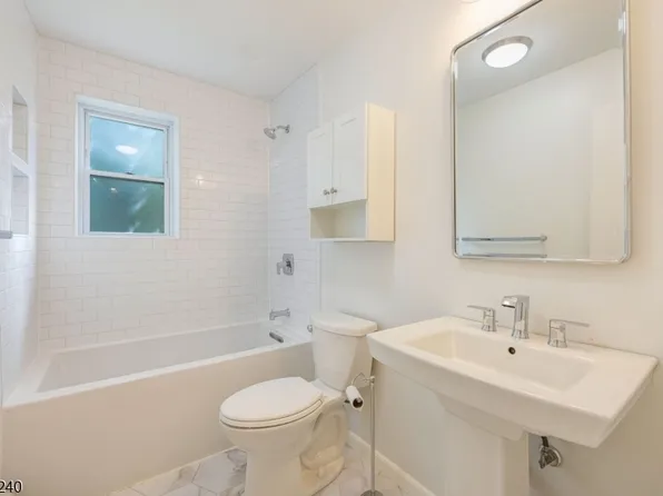 605 Grove St BLDG H #1, Clifton City, NJ 07013
