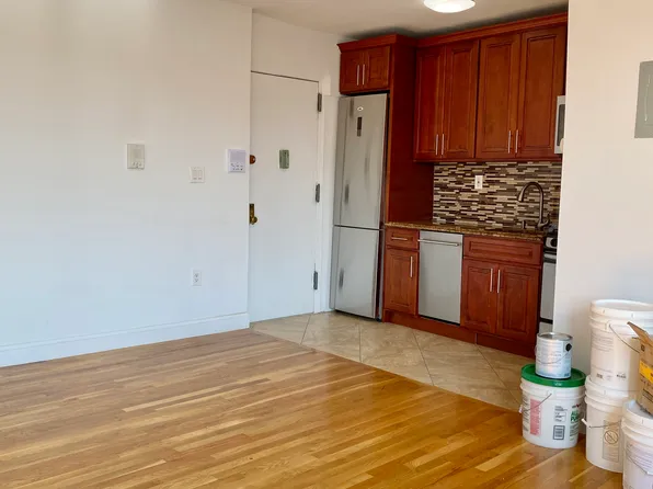 57 Herkimer Street image 4 of 7