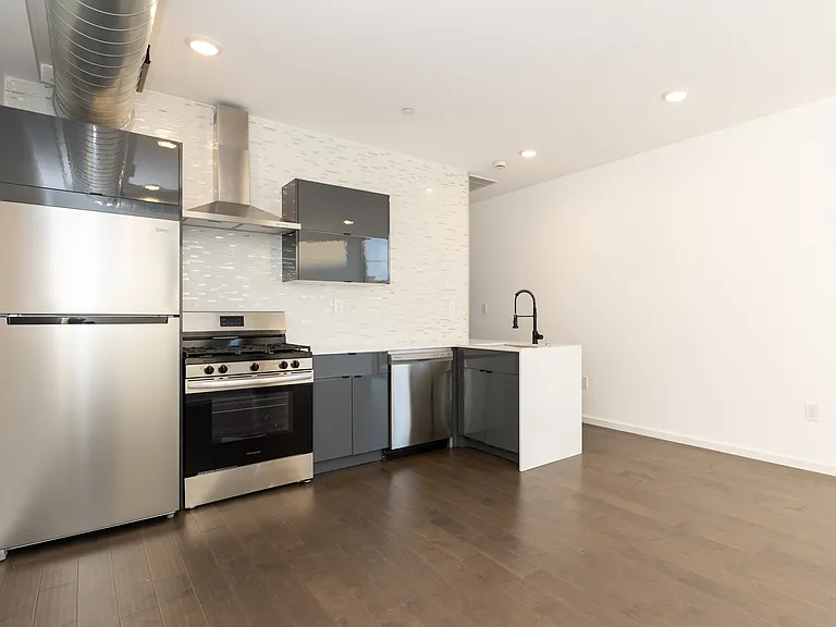 620 Diamond St #2 — Photo 9