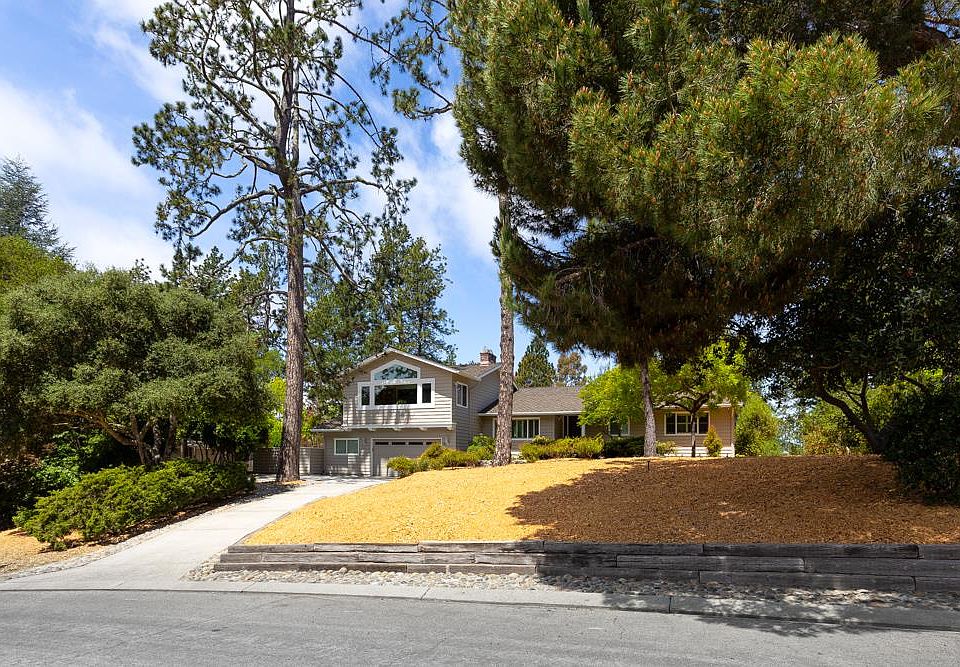 1st image of 141 Spreading Oak Dr